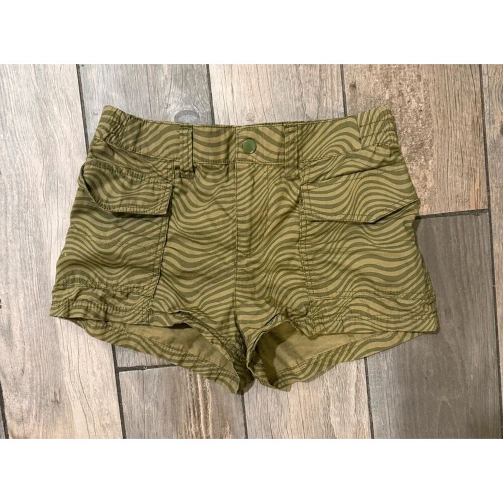 H&M Divided Green Wavy Cargo Low Rise Shorts